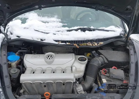 2009 Volkswagen New Beetle 2.5L from USA, damaged, VIN 3VWRF31Y89M401508